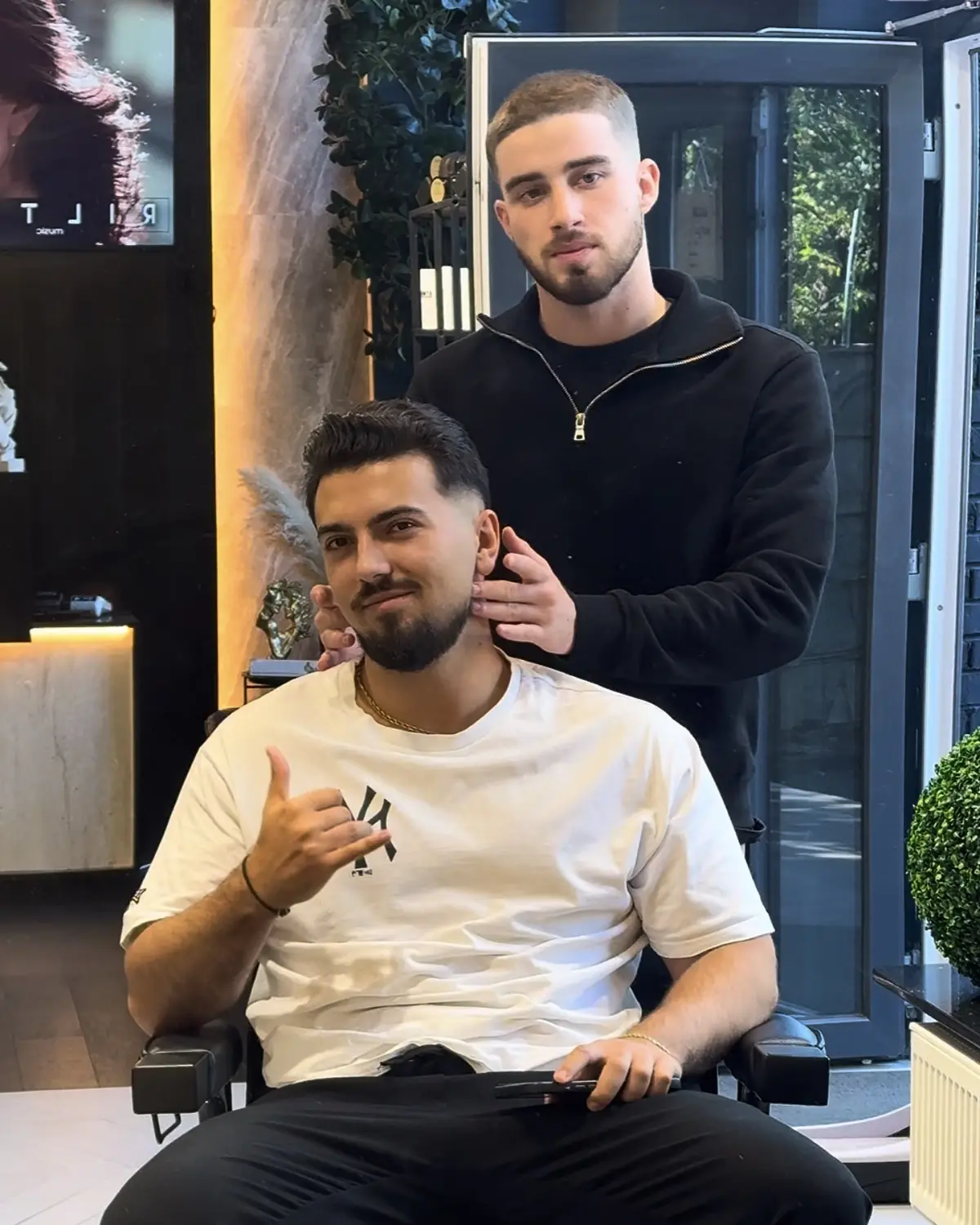 Low fade și barbă, lucrare de Claudiu la FRANKIE STUDIO